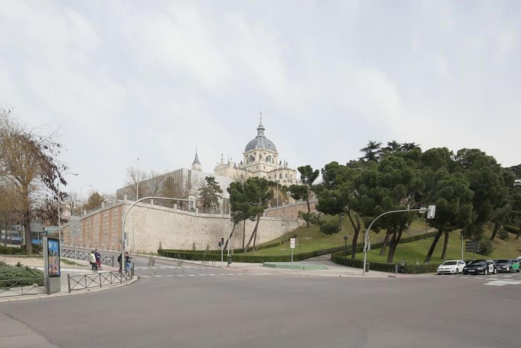 For You Rentals Coqueto Apartamento Temporal De Dos Dormitorios En El Corazon De Madrid Sgv63 المظهر الخارجي الصورة